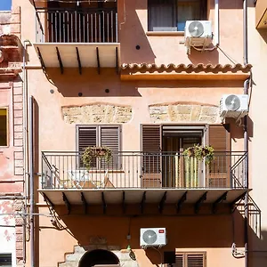 Tri Re E 'na Regina Italy